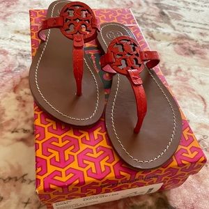 Gabriel flat thing sandal